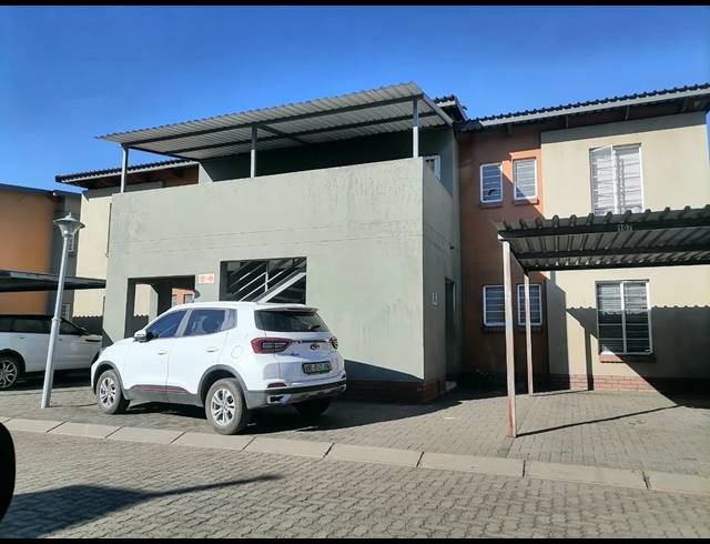 2 BEDROOM APARTMENT FOR SALE IN WATERVAL EAST